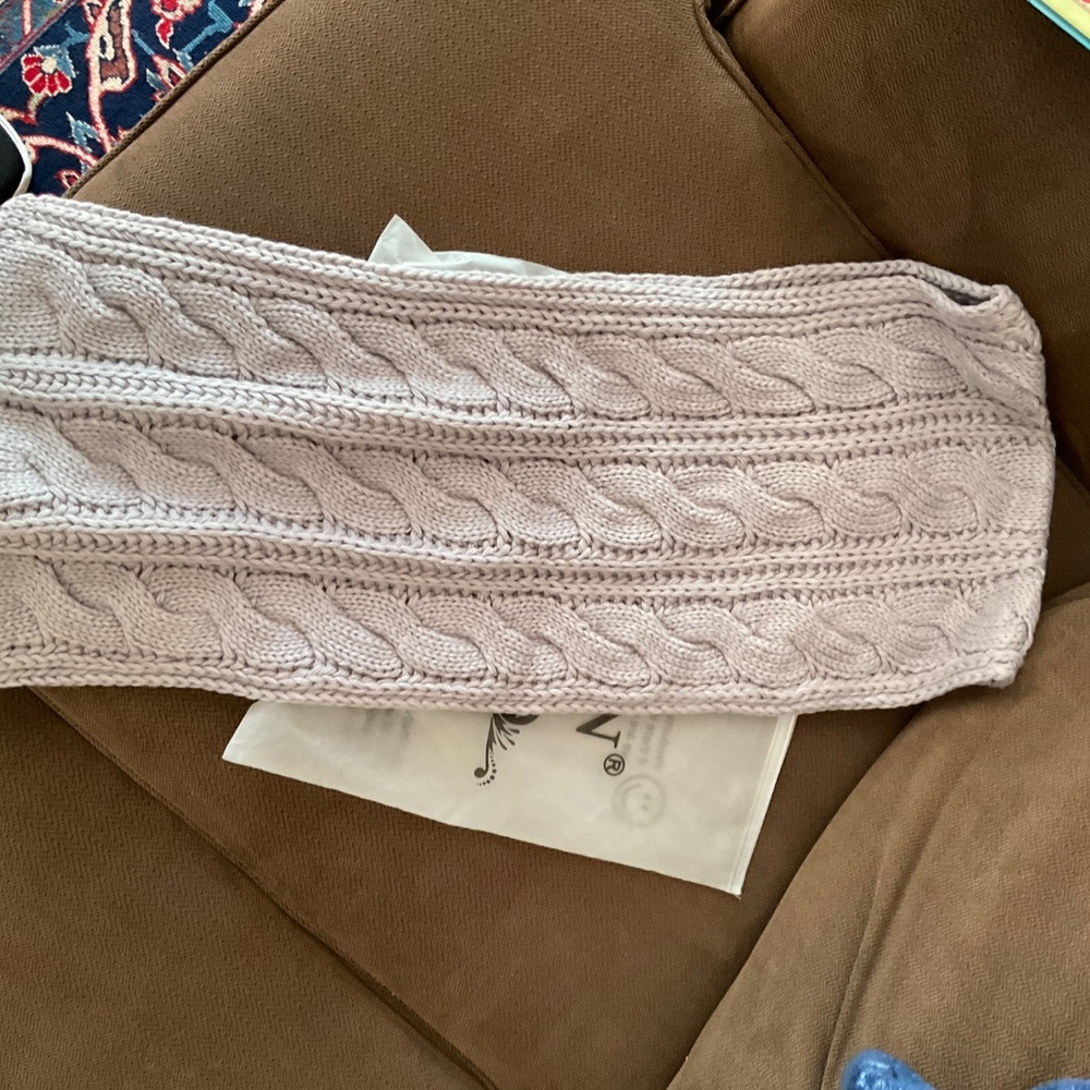 Wonderfully soft Infinity Scarf - Picture 8 of 8